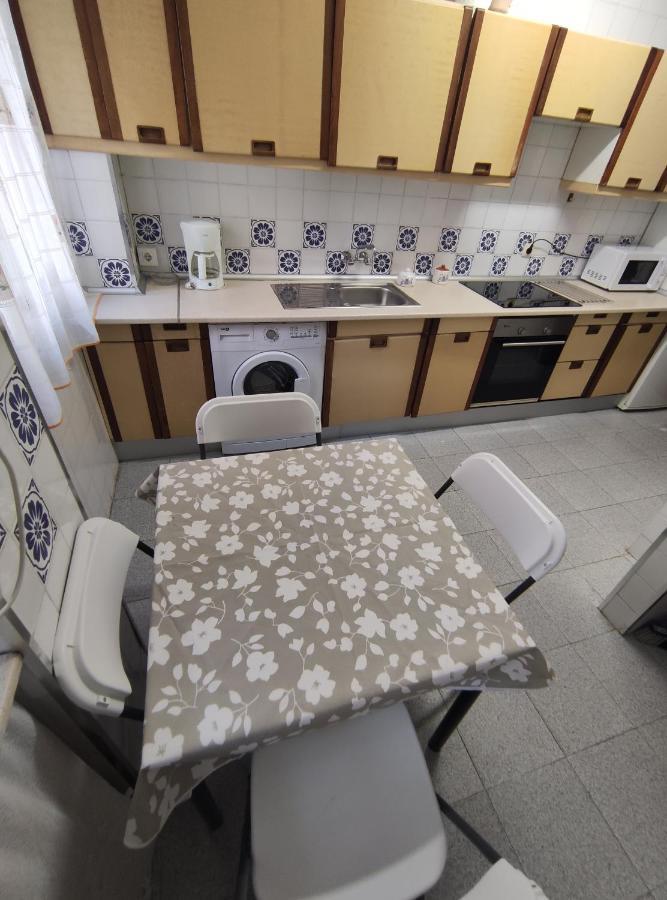 Amplio Piso Junto A Playa Victoria Apartment Cadiz Bagian luar foto